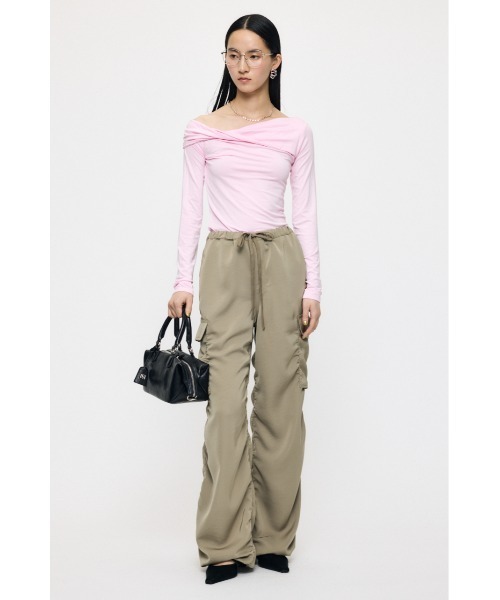 MOUSSY（マウジー）の「SATIN CARGO パンツ（その他パンツ・レディース・アイボリー/ブラック/カーキ・1/2）」の19枚目の写真