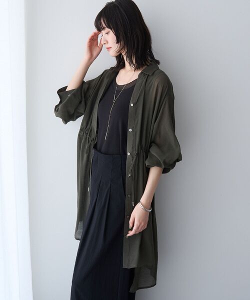 YECCA VECCA(イェッカヴェッカ)の「シアー2way袖バルーンチュニック(シャツ/ブラウス・レディース・ブルー/チャコールグレー/ライトベージュ/イエロー/ダークベージュ・FREE)」の2枚目の写真