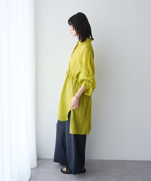 YECCA VECCA(イェッカヴェッカ)の「シアー2way袖バルーンチュニック(シャツ/ブラウス・レディース・ブルー/チャコールグレー/ライトベージュ/イエロー/ダークベージュ・FREE)」の8枚目の写真