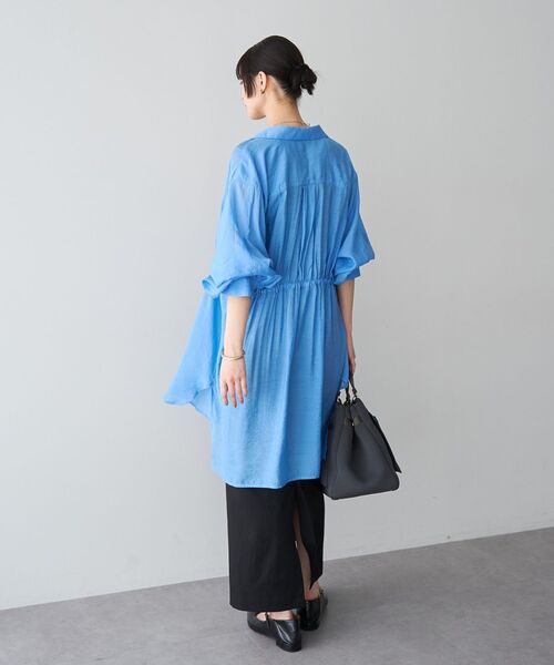 YECCA VECCA(イェッカヴェッカ)の「シアー2way袖バルーンチュニック(シャツ/ブラウス・レディース・ブルー/チャコールグレー/ライトベージュ/イエロー/ダークベージュ・FREE)」の15枚目の写真