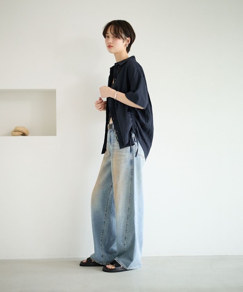 BAYFLOW（ベイフロー）の「[サイドリボン付き]ドビーストライプシャーリングシャツ（シャツ/ブラウス・レディース・オフホワイト/ネイビー/ベージュ/ライトブルー・FREE）」の7枚目の写真