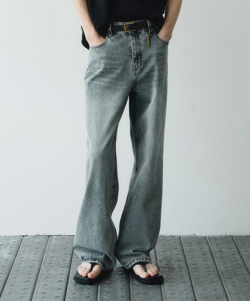 NOIRER(ノイア)の「クラシックストレートデニムパンツ(ライトブルー)(デニムパンツ・メンズ・その他・48/50/52)」の1枚目の写真