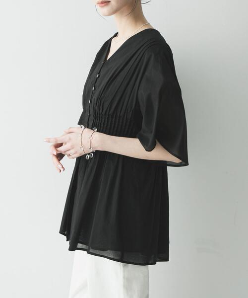 URBAN RESEARCH(アーバンリサーチ)の「コットンボイルタックデザインブラウス(シャツ/ブラウス・レディース・ブラック/ブラウン/オフホワイト・FREE)」の14枚目の写真