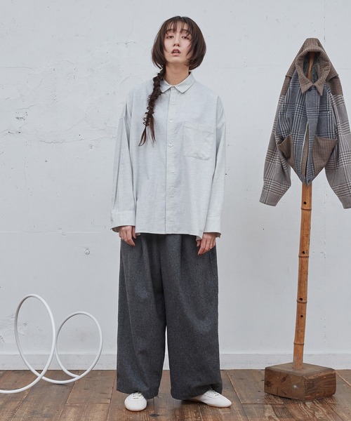 Dulcamara（ドゥルカマラ）の「コットンビエラワイドBOXシャツ（シャツ/ブラウス・メンズ・ライトグレー/ブラック・1/0）」の9枚目の写真