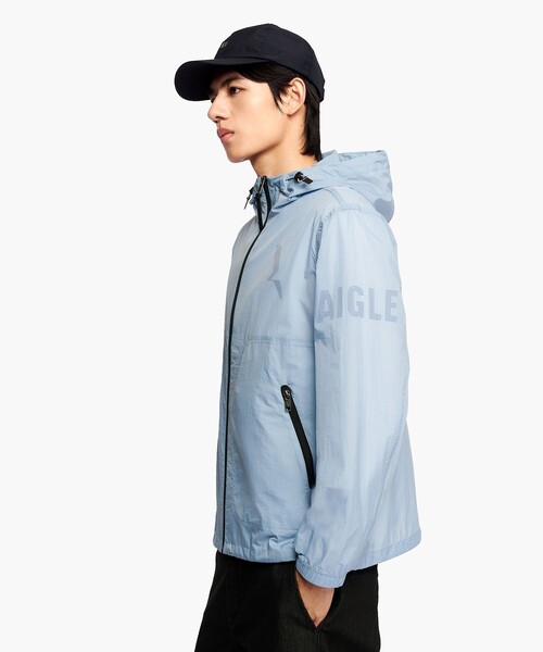 AIGLE(エーグル)の「超軽量 撥水リップストップ アクティブフーディジャケット(ナイロンジャケット・メンズ・グレイッシュブルー/ホワイト・L/M/XL/S)」の7枚目の写真
