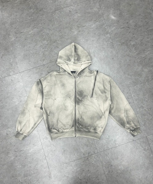 ATMARK(アットマーク)の「《フリーサイズ / UNISEX 》スプレー汚し カットオフ スタッズパーカー(パーカー・メンズ・ブラック/グレイッシュベージュ・ONE SIZE)」の16枚目の写真