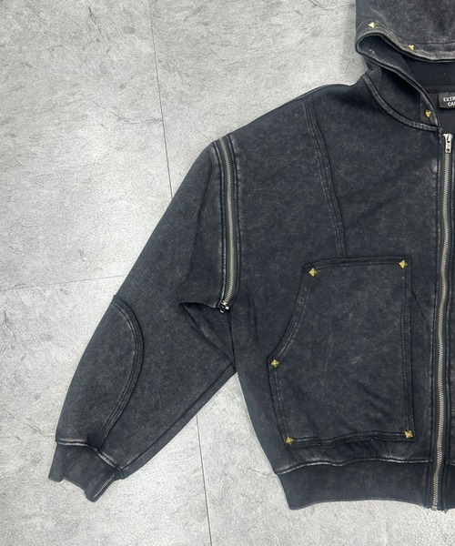ATMARK(アットマーク)の「《フリーサイズ / UNISEX 》スプレー汚し カットオフ スタッズパーカー(パーカー・メンズ・ブラック/グレイッシュベージュ・ONE SIZE)」の17枚目の写真