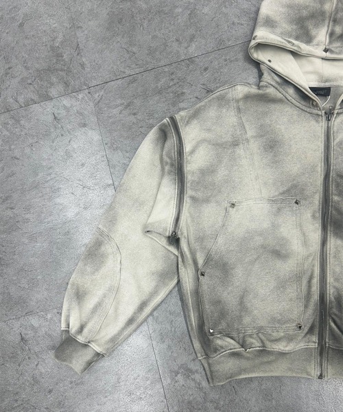 ATMARK(アットマーク)の「《フリーサイズ / UNISEX 》スプレー汚し カットオフ スタッズパーカー(パーカー・メンズ・ブラック/グレイッシュベージュ・ONE SIZE)」の18枚目の写真