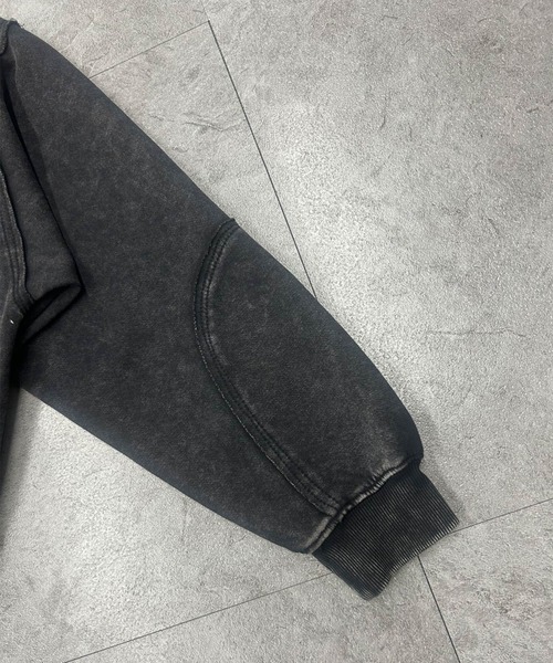 ATMARK(アットマーク)の「《フリーサイズ / UNISEX 》スプレー汚し カットオフ スタッズパーカー(パーカー・メンズ・ブラック/グレイッシュベージュ・ONE SIZE)」の8枚目の写真