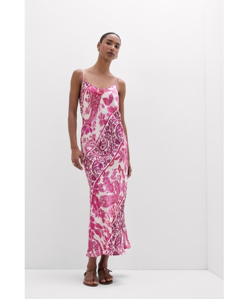Intimissimi(インティミッシミ)の「“Brighten Your Day” ビスコース サテン ロング スリップ(ワンピース・レディース・チェリーピンク・S/M/L)」の1枚目の写真