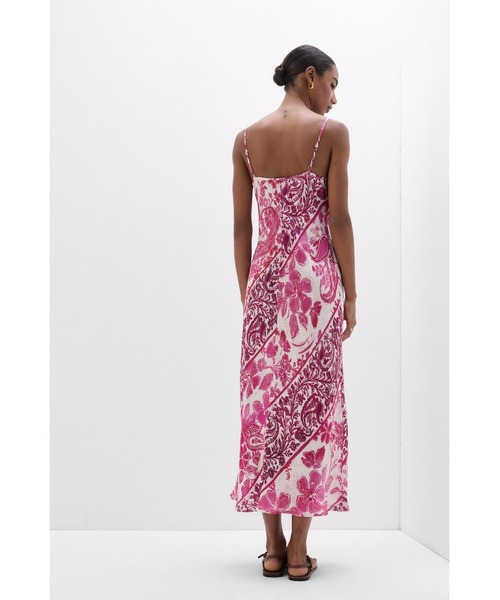 Intimissimi(インティミッシミ)の「“Brighten Your Day” ビスコース サテン ロング スリップ(ワンピース・レディース・チェリーピンク・S/M/L)」の6枚目の写真