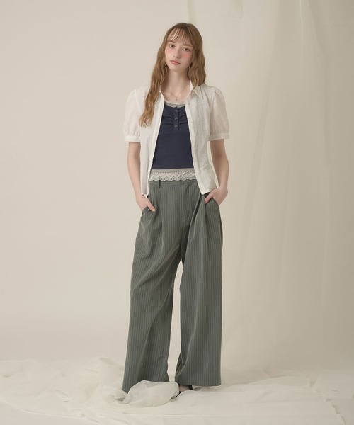 hazyl(ヘイジル)の「W button puff sleeves shirt / ダブルボタンパフスリーブシャツ(シャツ/ブラウス・レディース・ホワイト/ネイビー・フリー)」の13枚目の写真