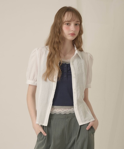 hazyl(ヘイジル)の「W button puff sleeves shirt / ダブルボタンパフスリーブシャツ(シャツ/ブラウス・レディース・ホワイト/ネイビー・フリー)」の6枚目の写真