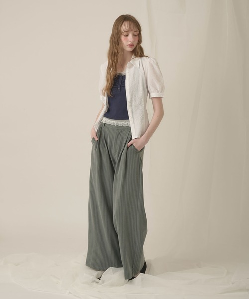 hazyl(ヘイジル)の「W button puff sleeves shirt / ダブルボタンパフスリーブシャツ(シャツ/ブラウス・レディース・ホワイト/ネイビー・フリー)」の17枚目の写真