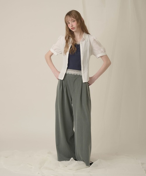 hazyl(ヘイジル)の「W button puff sleeves shirt / ダブルボタンパフスリーブシャツ(シャツ/ブラウス・レディース・ホワイト/ネイビー・フリー)」の18枚目の写真