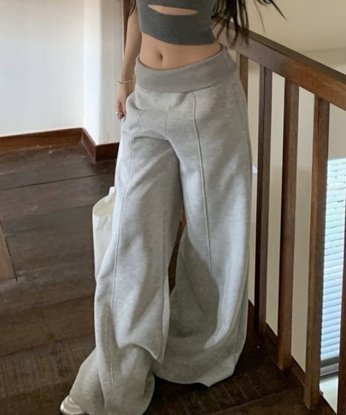 LADY LIKE(レディライク)の「【春夏新作】ローライズボンディングフレアスエットパンツ(スウェットパンツ・レディース・ブラック/グレー/モカ・M)」の8枚目の写真