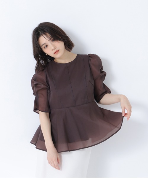 NATURAL BEAUTY BASIC(ナチュラルビューティーベーシック)の「【追加生産】シアーペプラムブラウス半袖(シャツ/ブラウス・レディース・オフホワイト/ダークブラウン/ブルー・MEDIUM/SMALL)」の20枚目の写真