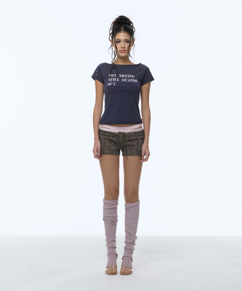 GILAARCHIVE(ギラアーカイブ)の「SLOGAN BOAT NECK T-SHIRTS_NAVY(Tシャツ/カットソー・レディース・その他・FREE)」の2枚目の写真