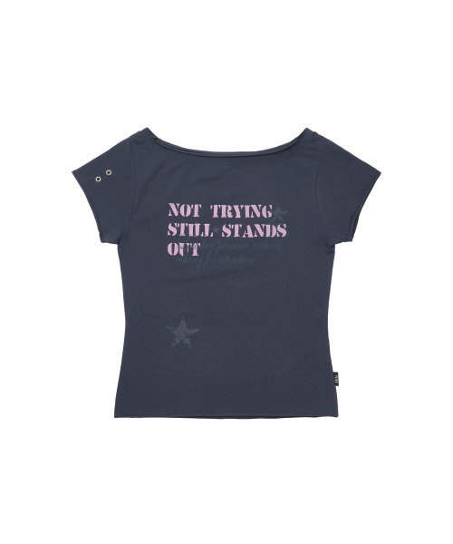 GILAARCHIVE(ギラアーカイブ)の「SLOGAN BOAT NECK T-SHIRTS_NAVY(Tシャツ/カットソー・レディース・その他・FREE)」の5枚目の写真