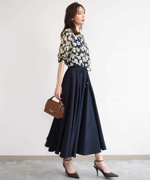 MK MICHEL KLEIN（エムケーミッシェルクラン）の「[撥水/UVカット/洗える]ボリュームフレアスカート（スカート・レディース・ネイビー/ブルー・38）」の20枚目の写真