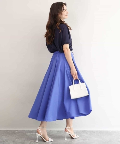 MK MICHEL KLEIN（エムケーミッシェルクラン）の「[撥水/UVカット/洗える]ボリュームフレアスカート（スカート・レディース・ネイビー/ブルー・38）」の14枚目の写真