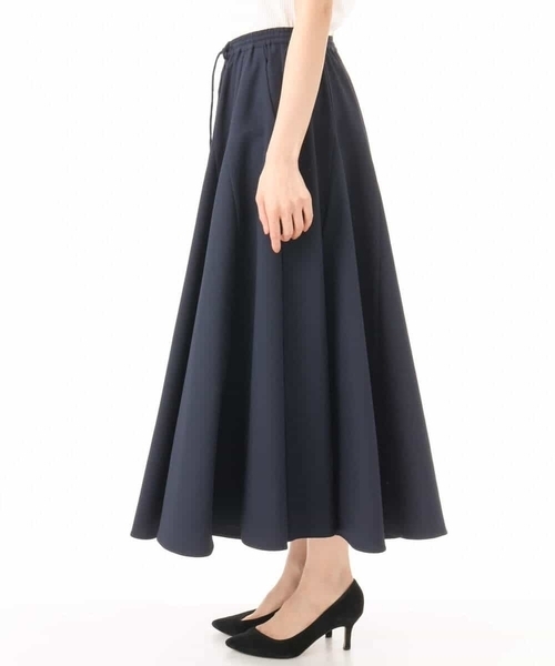 MK MICHEL KLEIN（エムケーミッシェルクラン）の「[撥水/UVカット/洗える]ボリュームフレアスカート（スカート・レディース・ネイビー/ブルー・38）」の12枚目の写真