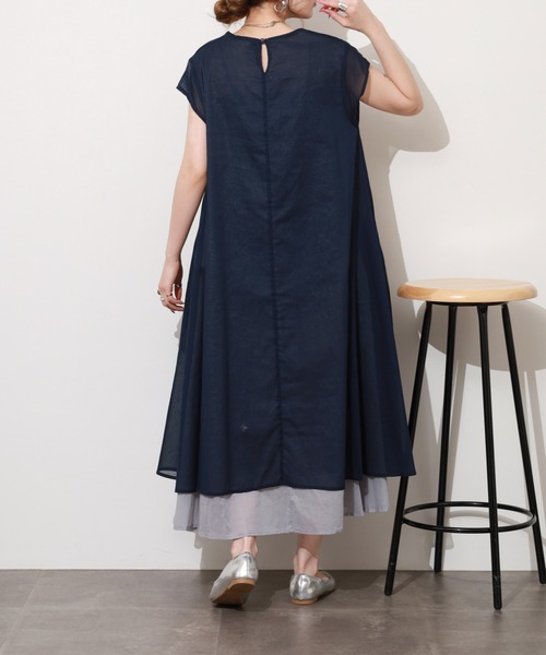 BRODIAEA（ブローディア）の「BRODIAEA 配色フレアコットンワンピース ノースリーブ（ワンピース・レディース・ネイビー/ピンク/ライム/ブルー・40）」の16枚目の写真