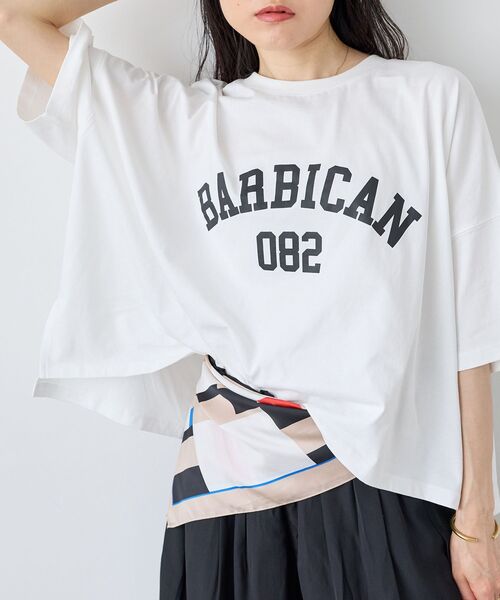 le.coeur blanc（ルクールブラン）の「《WEB限定》カレッジロゴオーバーTシャツ（Tシャツ/カットソー・レディース・グレイッシュベージュ/ネイビー/ダークグリーン/オフホワイト・38）」の8枚目の写真