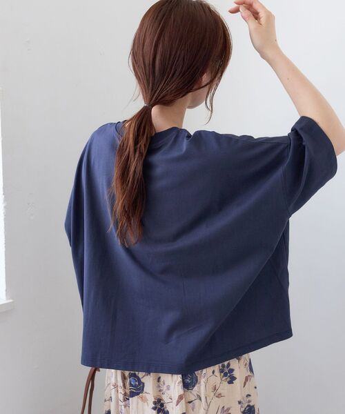 le.coeur blanc（ルクールブラン）の「《WEB限定》カレッジロゴオーバーTシャツ（Tシャツ/カットソー・レディース・グレイッシュベージュ/ネイビー/ダークグリーン/オフホワイト・38）」の21枚目の写真