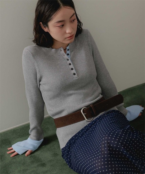 miette(ミエット)の「ヘンリーネック配色フィンガーリブニット(ニット/セーター・レディース・チャコール/ブラウン/ブラック/ライトグレー・FREE)」の16枚目の写真