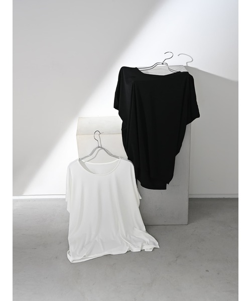 Brown&Street(ブラウンアンドストリート)の「ソフト落ち感トップス(Tシャツ/カットソー・レディース・ブラック/ホワイト・FREE)」の2枚目の写真