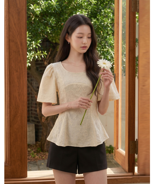 GIEMAR(ジエマル)の「ムーズフレアブラウス アイボリー(シャツ/ブラウス・レディース・その他・SMALL/MEDIUM)」の2枚目の写真