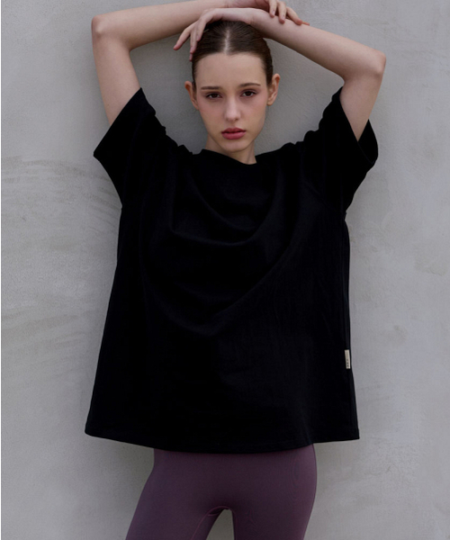 DEVIWEAR(デヴィウェア)の「ピグメントルーズフィットT DEVI-T0156-ブラック(Tシャツ/カットソー・レディース・ブラック・FREE)」の1枚目の写真