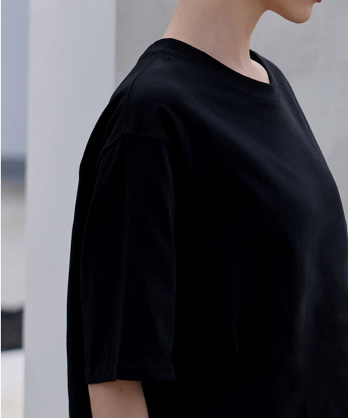 DEVIWEAR(デヴィウェア)の「ピグメントルーズフィットT DEVI-T0156-ブラック(Tシャツ/カットソー・レディース・ブラック・FREE)」の4枚目の写真