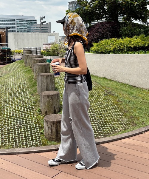 ISOOK（アイスー）の「【ISOOK / アイスー】カップ付きスクエアネックリブタンクトップ / ブラトップ インナー ボーダー 無地 ZOZOTOWN限定（タンクトップ・レディース・モカ/ブラック・FREE）」の10枚目の写真