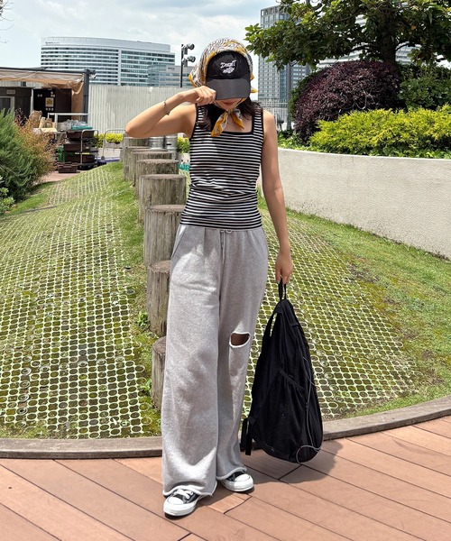 ISOOK（アイスー）の「【ISOOK / アイスー】カップ付きスクエアネックリブタンクトップ / ブラトップ インナー ボーダー 無地 ZOZOTOWN限定（タンクトップ・レディース・モカ/ブラック・FREE）」の12枚目の写真