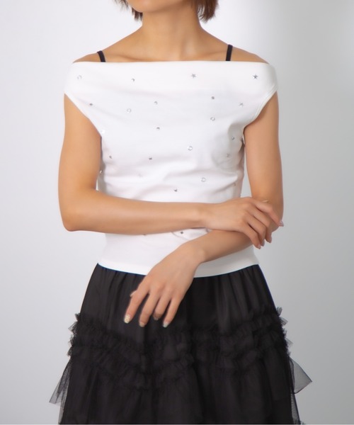 Chiina(チーナ)の「【Chiina】スタッズワンショルダートップス(Tシャツ/カットソー・レディース・ブラック/ホワイト/レッド・FREE)」の16枚目の写真