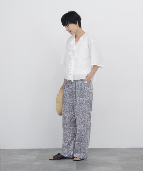 human woman(ヒューマンウーマン)の「◆【ウォッシャブル】スラブローンフリルブラウス(シャツ/ブラウス・レディース・ホワイト/ブルー・MEDIUM)」の7枚目の写真