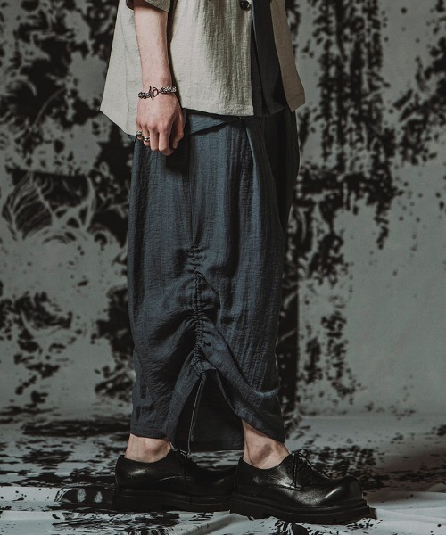 NO ID.(ノーアイディ)の「mp15190-2タックイージーバギートラウザーズ パンツ(859006-513P)(その他パンツ・メンズ・ブラック/ブルーグレー/グレー・1/2)」の11枚目の写真