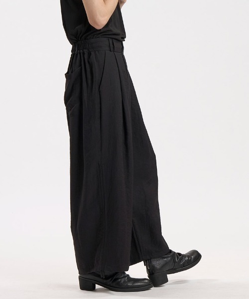 NO ID.(ノーアイディ)の「mp15190-2タックイージーバギートラウザーズ パンツ(859006-513P)(その他パンツ・メンズ・ブラック/ブルーグレー/グレー・1/2)」の19枚目の写真