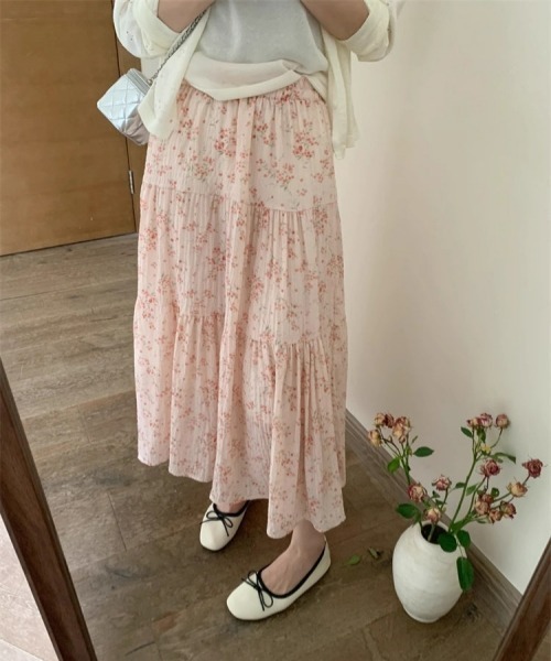 gossip!ロサンゼルス(ゴシップロサンゼルス)の「【Y2Kガーリー】小花柄ティアードロングスカート フラワープリント フレアスカート ウエストゴム(スカート・レディース・ピンク系その他・FREE)」の2枚目の写真