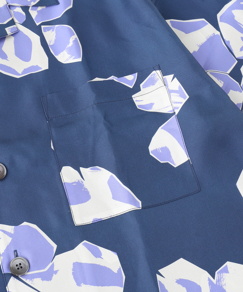 BANANATIME(バナナタイム)の「BANANATIME / バナナタイム CROPPED HAWAIIAN SHIRT(シャツ/ブラウス・メンズ・ネイビー/ピンク・LARGE/MEDIUM)」の4枚目の写真