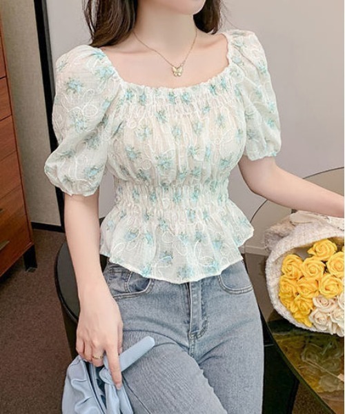 &soiree(アンドソワレ)の「ダブルシャーリング花柄ブラウス(シャツ/ブラウス・レディース・イエロー/ブルー・LARGE/MEDIUM/SMALL/X-LARGE)」の1枚目の写真