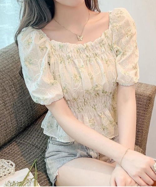 &soiree(アンドソワレ)の「ダブルシャーリング花柄ブラウス(シャツ/ブラウス・レディース・イエロー/ブルー・LARGE/MEDIUM/SMALL/X-LARGE)」の4枚目の写真