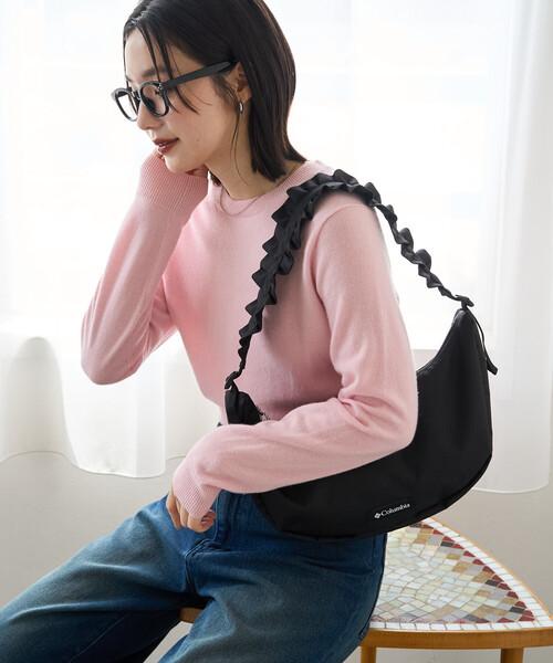 FREAK'S STORE(フリークスストア)の「限定展開 Columbia × FREAK'S STORE/コロンビア 別注 フリル ハンドル バッグ(ショルダーバッグ・レディース・レオパード/ベージュ/オリーブ/ブラック・ONE SIZE)」の2枚目の写真