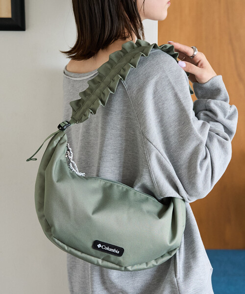 FREAK'S STORE(フリークスストア)の「限定展開 Columbia × FREAK'S STORE/コロンビア 別注 フリル ハンドル バッグ(ショルダーバッグ・レディース・レオパード/ベージュ/オリーブ/ブラック・ONE SIZE)」の5枚目の写真