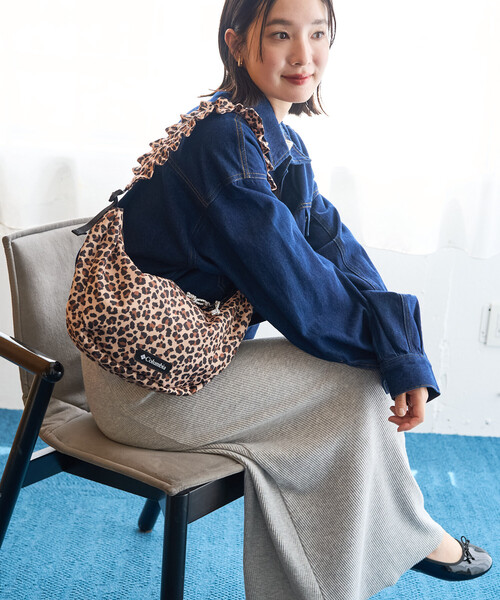 FREAK'S STORE(フリークスストア)の「限定展開 Columbia × FREAK'S STORE/コロンビア 別注 フリル ハンドル バッグ(ショルダーバッグ・レディース・レオパード/ベージュ/オリーブ/ブラック・ONE SIZE)」の13枚目の写真