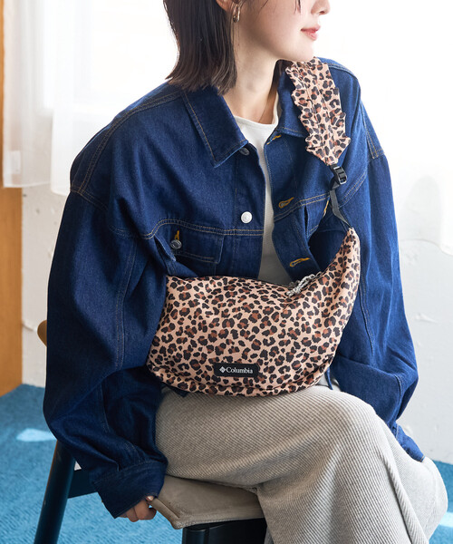 FREAK'S STORE(フリークスストア)の「限定展開 Columbia × FREAK'S STORE/コロンビア 別注 フリル ハンドル バッグ(ショルダーバッグ・レディース・レオパード/ベージュ/オリーブ/ブラック・ONE SIZE)」の14枚目の写真