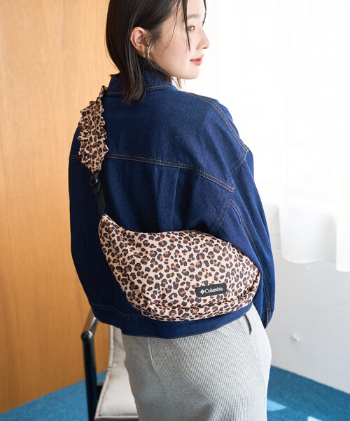 FREAK'S STORE(フリークスストア)の「限定展開 Columbia × FREAK'S STORE/コロンビア 別注 フリル ハンドル バッグ(ショルダーバッグ・レディース・レオパード/ベージュ/オリーブ/ブラック・ONE SIZE)」の15枚目の写真