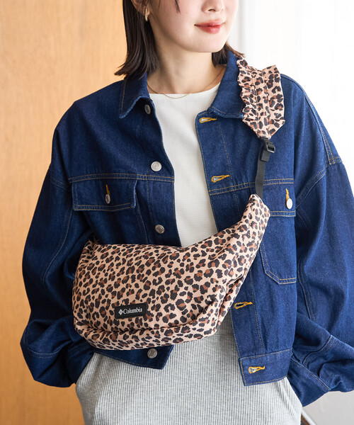 FREAK'S STORE(フリークスストア)の「限定展開 Columbia × FREAK'S STORE/コロンビア 別注 フリル ハンドル バッグ(ショルダーバッグ・レディース・レオパード/ベージュ/オリーブ/ブラック・ONE SIZE)」の16枚目の写真